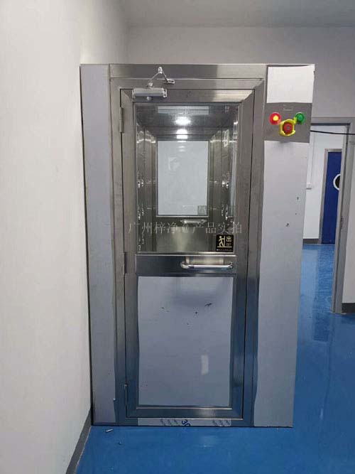 不銹鋼潔凈風淋室產(chǎn)品特點 不銹鋼潔凈風淋室產(chǎn)品特點