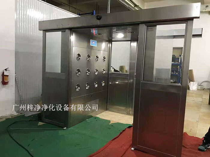 貨淋室是人員和貨物進入潔凈室所必需的通道，它可以減少貨物進出潔凈室所帶來的污染問題。