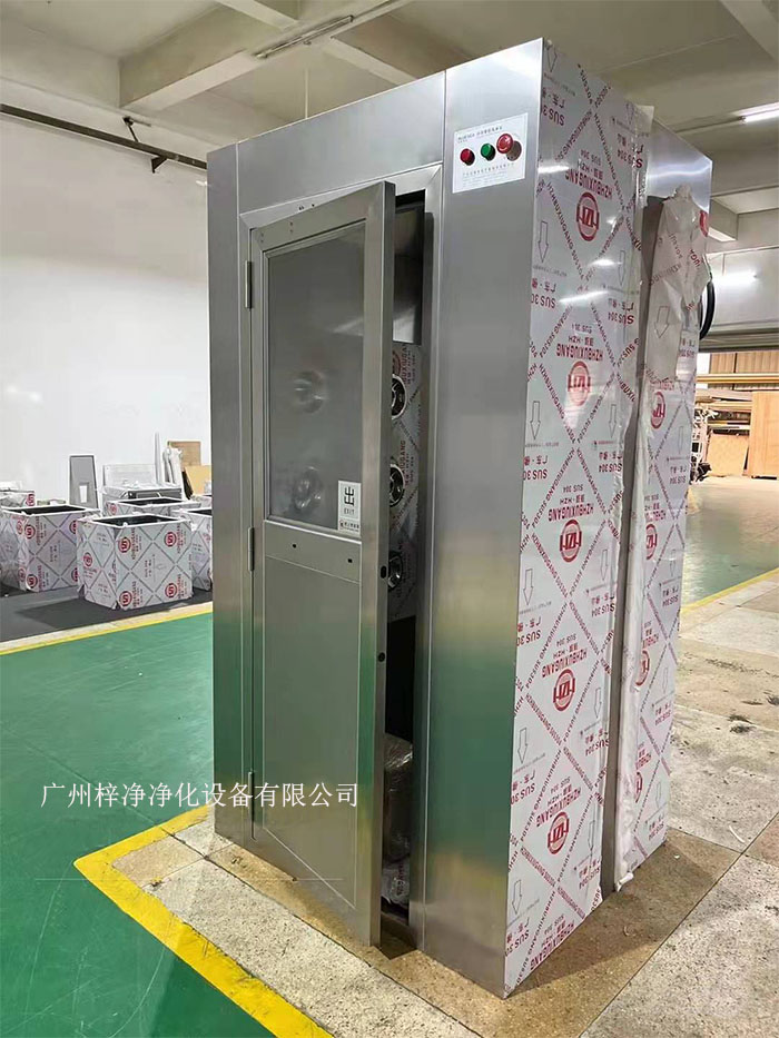 風淋室是潔凈室中用于人員凈化的重要裝置。