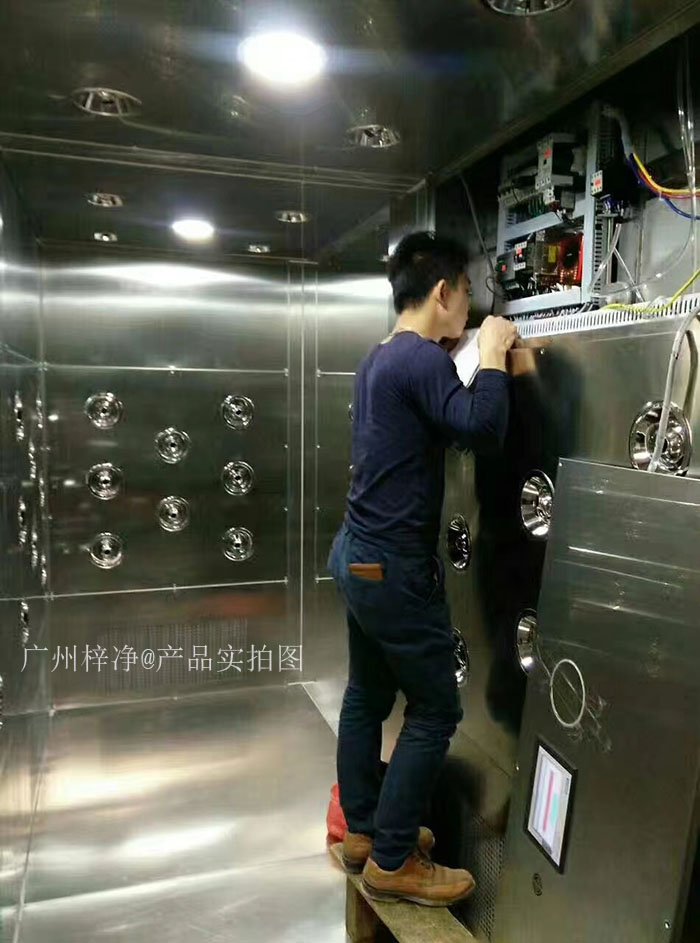 檢查風(fēng)淋室控制器是否損壞，按鈕是否失靈。