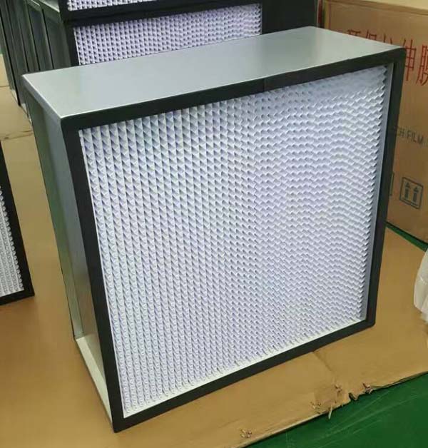 HEPA高效過濾器能夠過濾掉0.3微米以上的微粒，對于大多數(shù)潔凈室的要求已經(jīng)足夠。