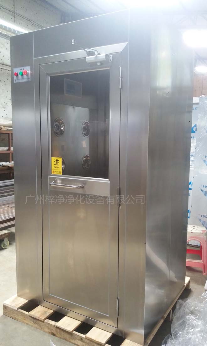 風淋室的安裝位置和角度不準確，會影響風淋效果和設備的使用壽命。