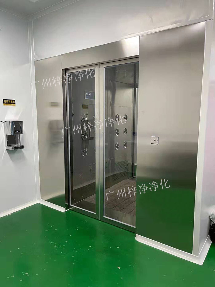 無塵車間專用全自動感應(yīng)風(fēng)淋室有什么特點(diǎn)？